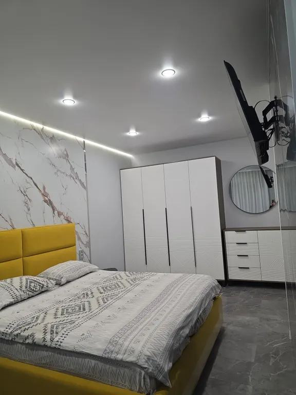 Новая квартира в центре с водой