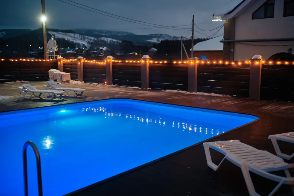 Малый коттедж с бассейном