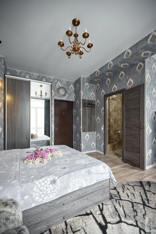 Студия с кованным балконом в историческом центре