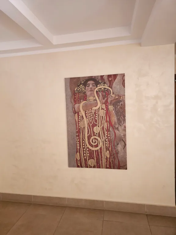 Уютная квартира в доме с картинной галереей