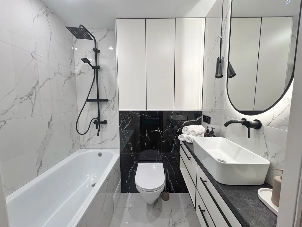 Дизайнерская двухкомнатная квартира в самом центре кирова