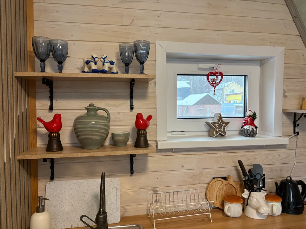 Сказочный А-фрейм с отдельной баней из липы в заповедном лесу