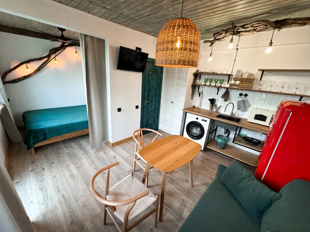 Студия с видом на море