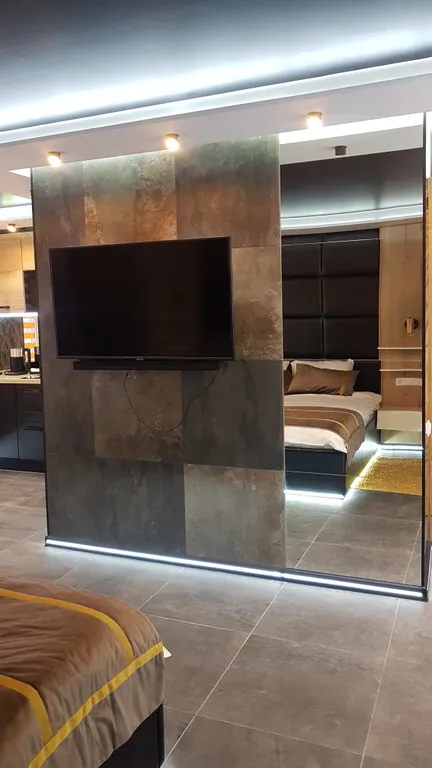 Студия с дизайнерским ремонтом