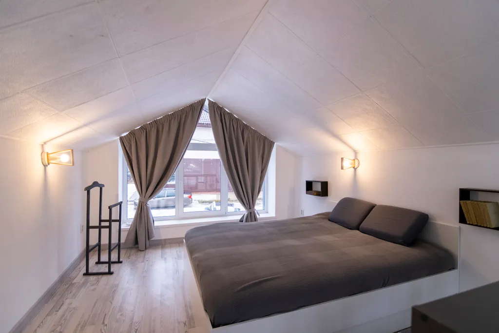 Дом в стиле лофт с своим озером на территории