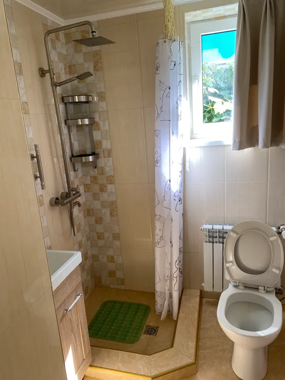 Квартира Квартира Большой улучшенный номер в коттедже с отдельным входом со двора — Краснодар