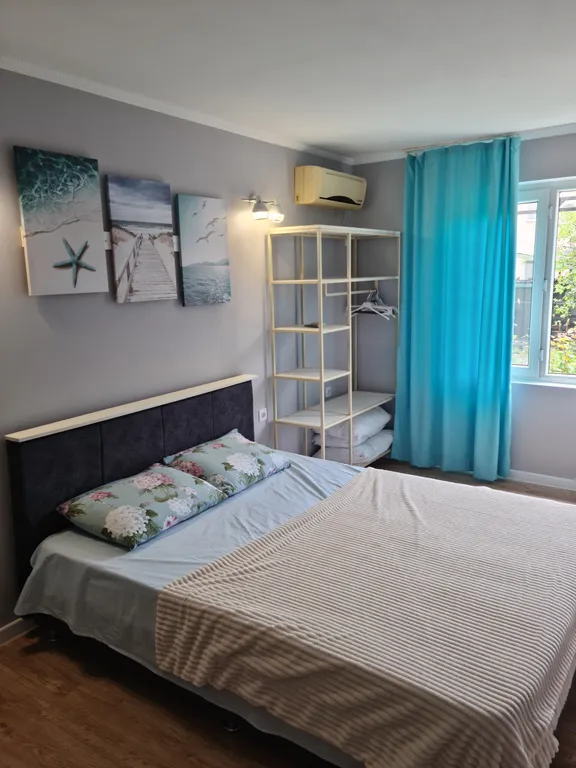 Коттедж Дом с двумя комнатами и кухней — Сочи