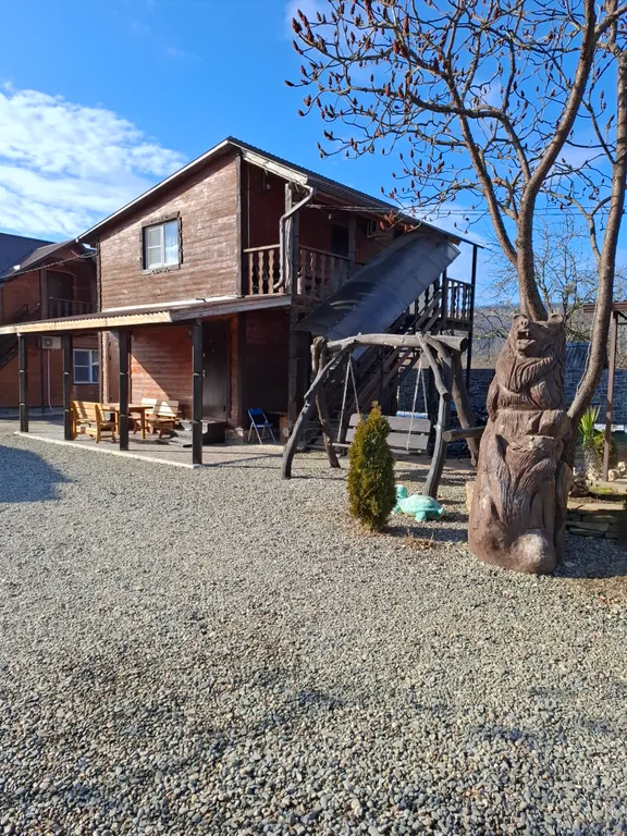 Номер у реки Дах с видом на горы