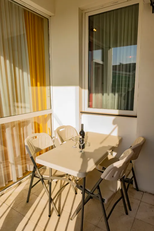 Уютная квартира с большим балконом и видом на город