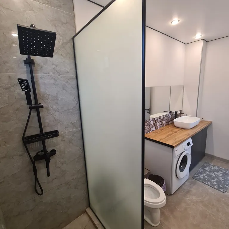 Рядом есть акимат, парки