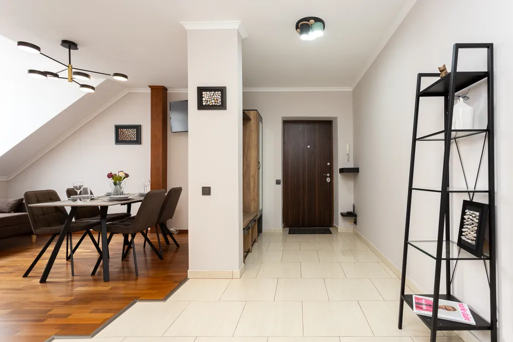 Квартира 3-комнатные апартаменты в центре — Зеленоградск