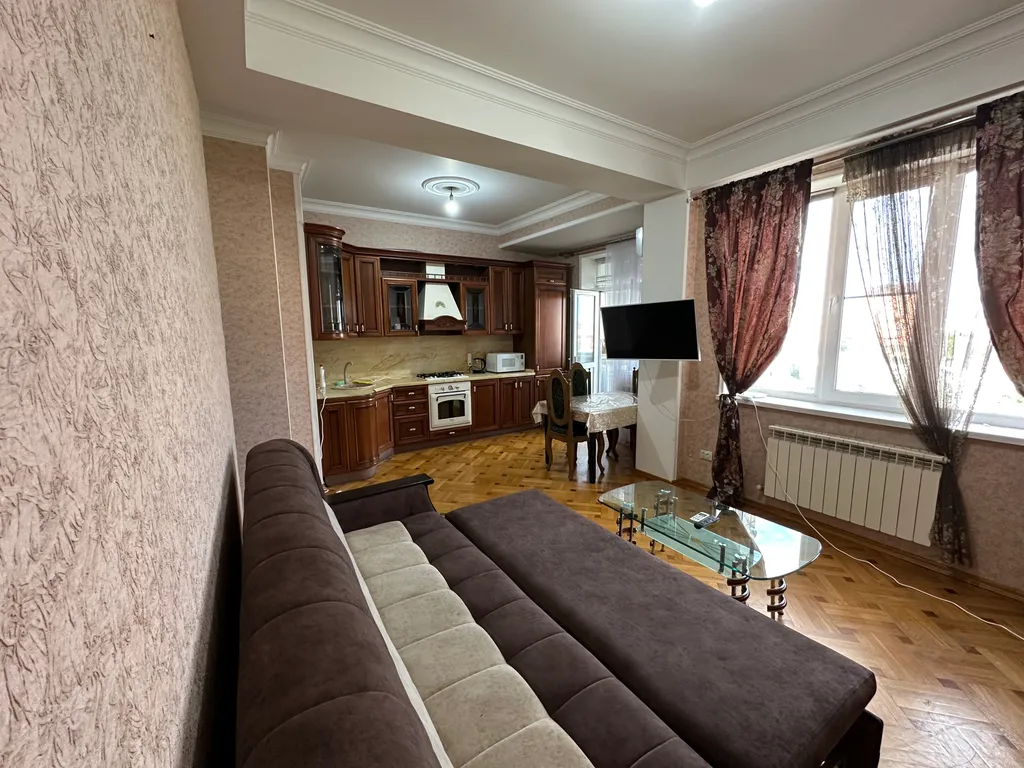 Квартира Квартира в центре города по низкой цене — Махачкала