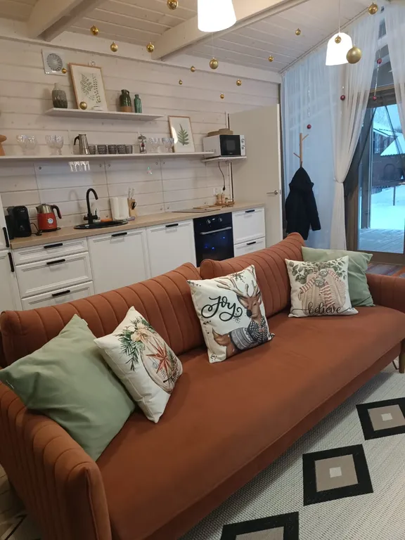 Коттедж Дом с панорамными окнами и печью для семейного отдыха, отдыха с детьми — Семеновское