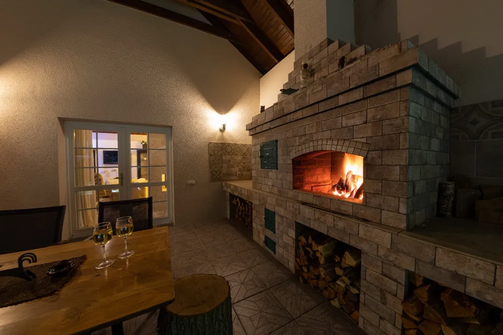 Вилла дзен с ванной спа и террасой с видом на сад