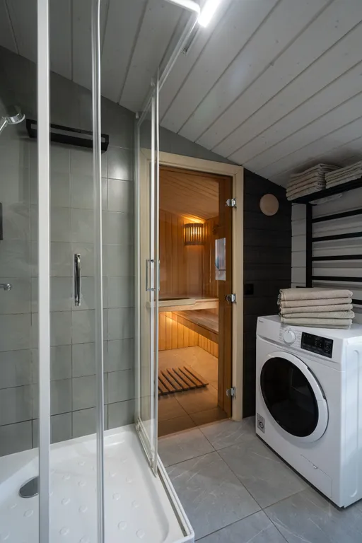 Дом с чаном и сауной у леса.