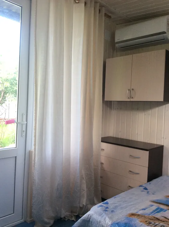 Часть дома с отдельным входом и верандой