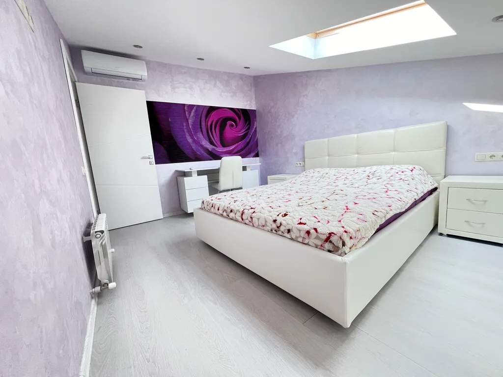 Стильный двухуровневый апартамент