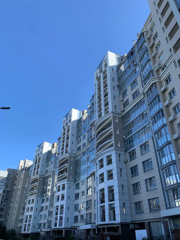 Просторная и теплая квартира с панорамным видом в центре города