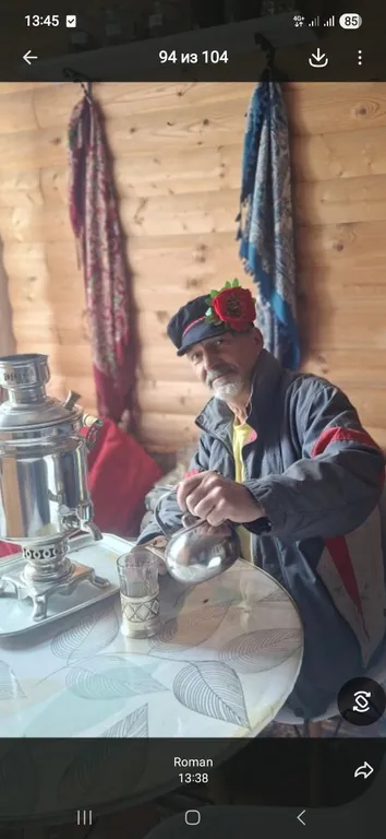 Большой дом с баней рядом с водой