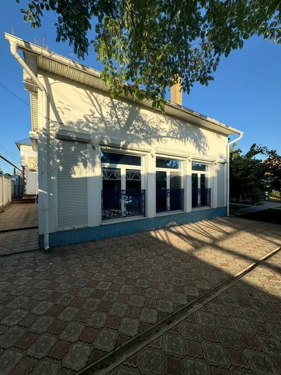 Дом с бассейном