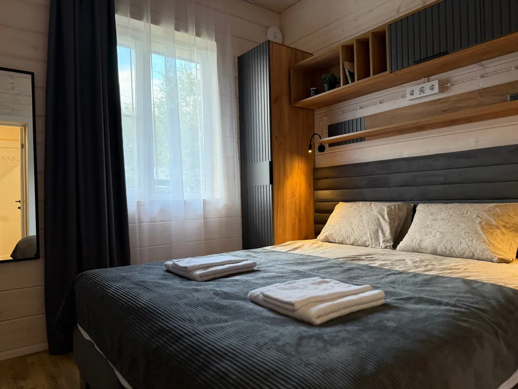 Домик с баней, банным чаном на берегу можайского водохранилища