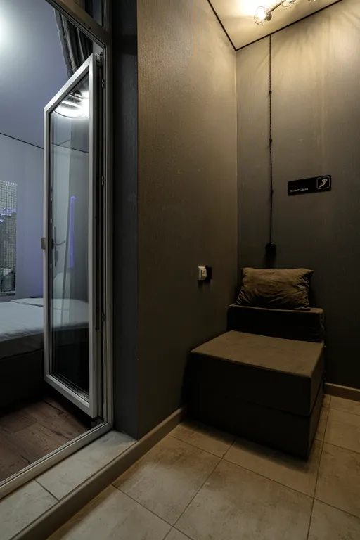 Luna Moscow — дизайнерская квартира с зеркальной мозаикой возле кровати