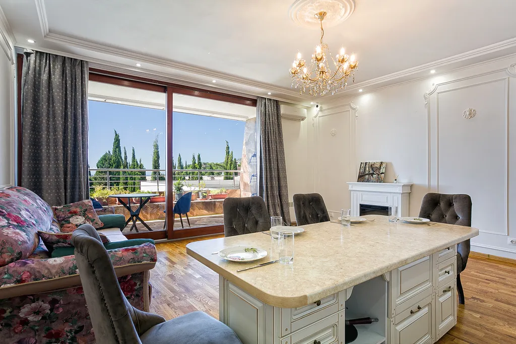 Апартамент с видом на бассейн