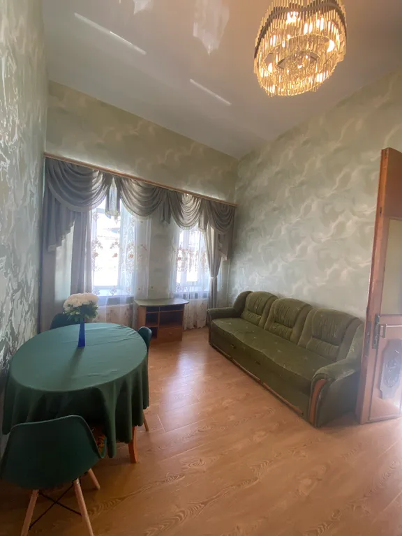 Уникальная квартира с интересным ремонтом и настоящим камином