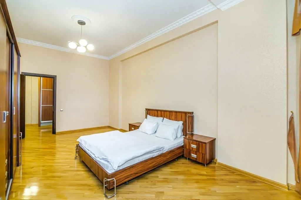 Vip Apartment Manovi