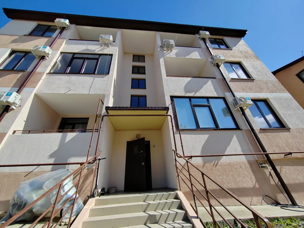 Уютная квартира с большой лоджией - террасой у открытого моря