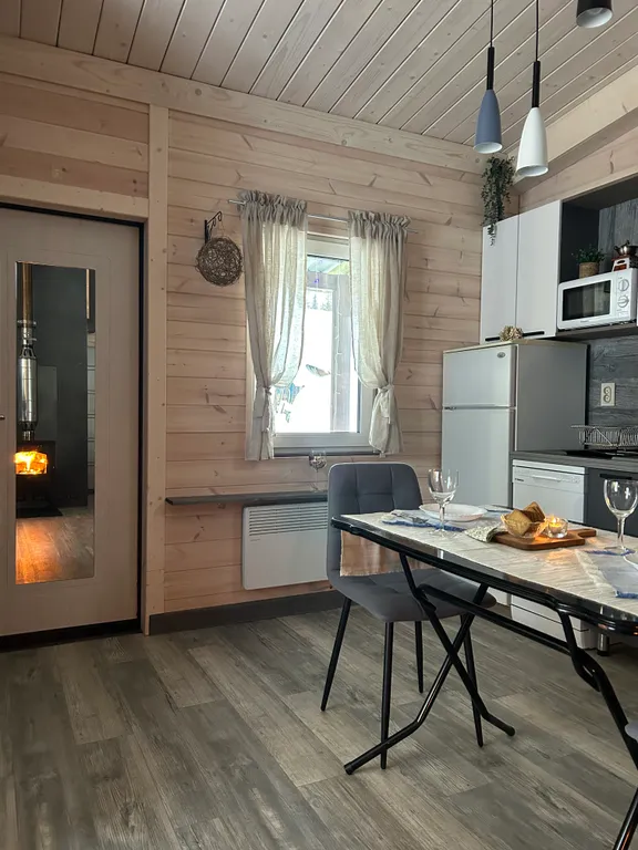 Семейный дом с камином Птичка