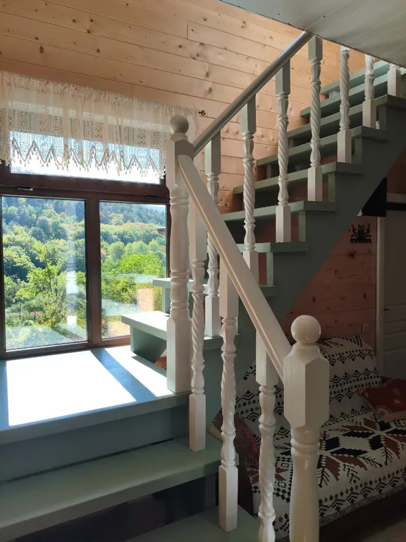 Двухэтажный дом Азазель в лесу