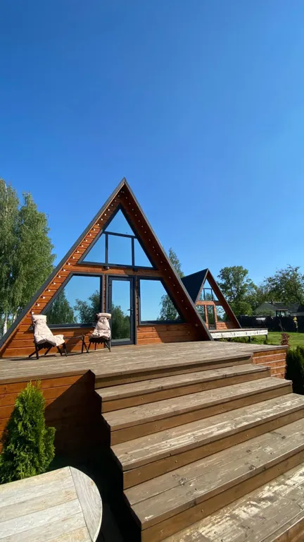 Коттедж Уютный домик А-фрейм с видом на озеро — Дубна