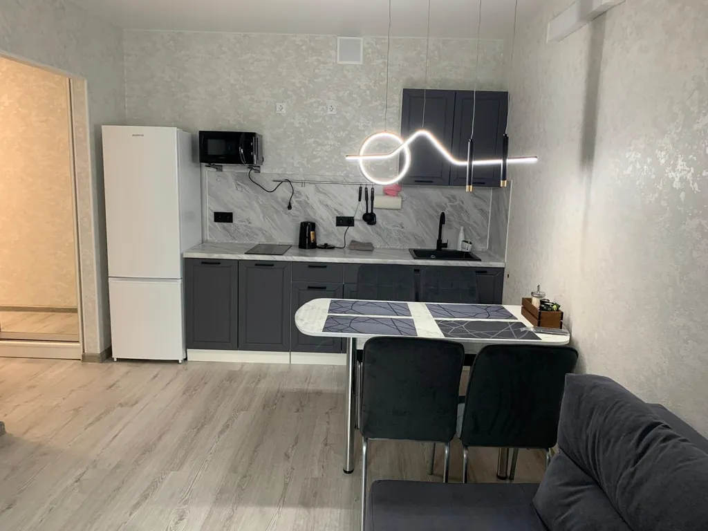 Ассорти, двухкомнатные апартаменты комфорт класса с удобствами