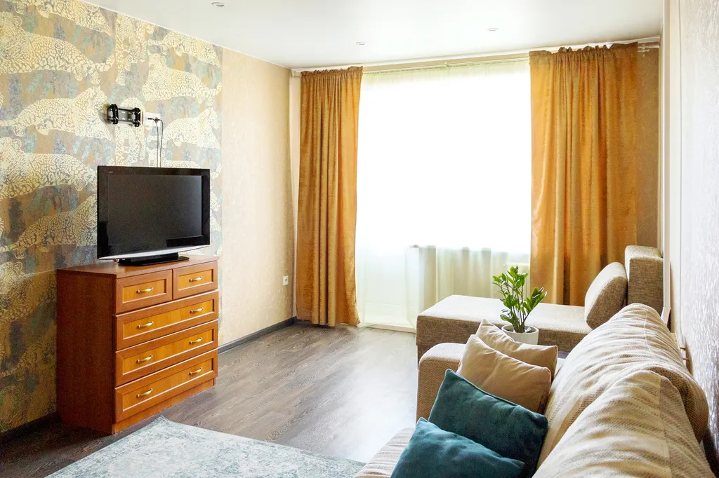 Уютная двухкомнатная квартира на 4 этаже с балконом, кондиционером — аренда посуточно в Новокузнецк