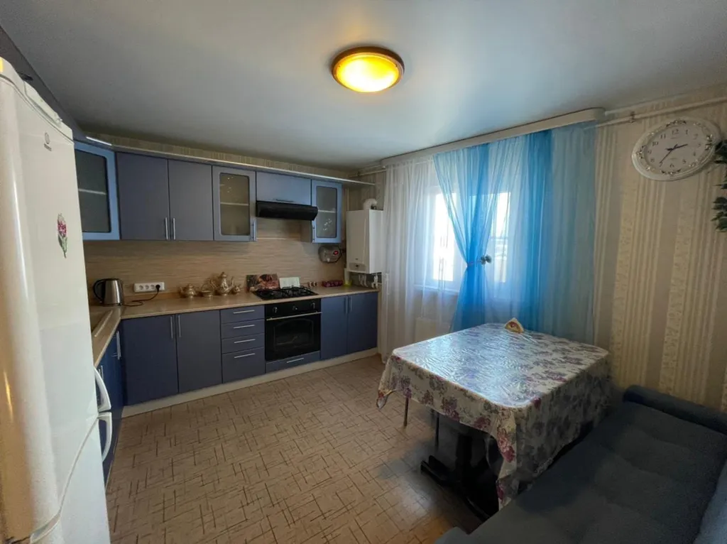 Трехкомнатная квартира у Торговых Рядов в центре