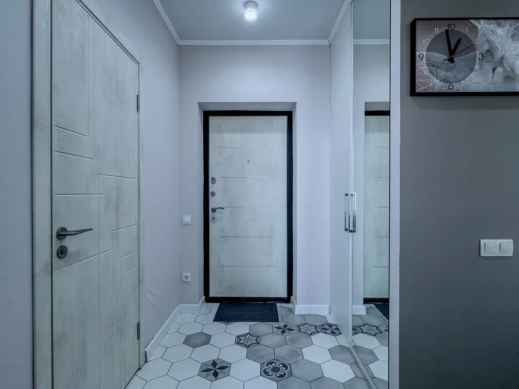 Квартира с евроремонтом, вид на город и реку