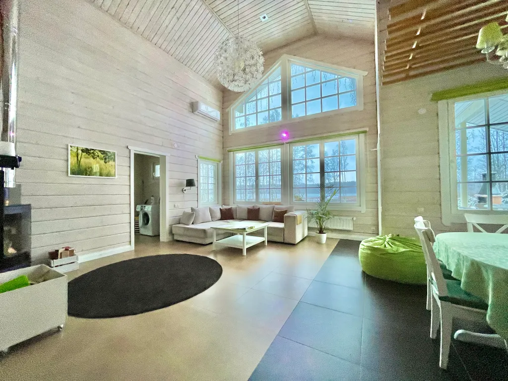 Коттедж сауной и камином