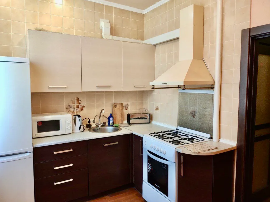 Просторная квартира на Набережной, вода круглосуточно — аренда посуточно в Донецк