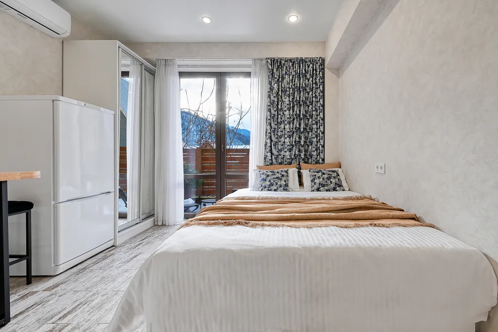 Студия с террасой и видом на горы Я на Море