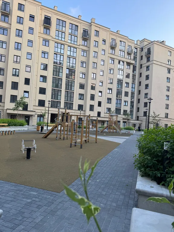 Апартаменты евродвушка в центре у озера с закрытой парковкой