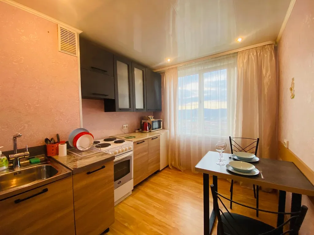 1-комнатная квартира с красивым видом на горы и залив — аренда посуточно в Мурманск