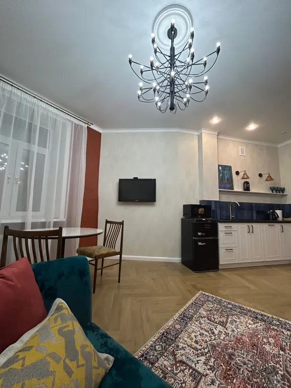 Уникальная видовая 2-комнатная студия в историческом центре