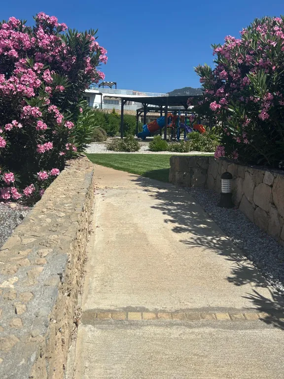 Уютная квартира на берегу моря с видом на горы