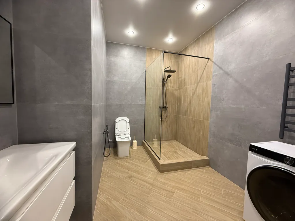 Уютная квартира с видом на сосновый лес и горы