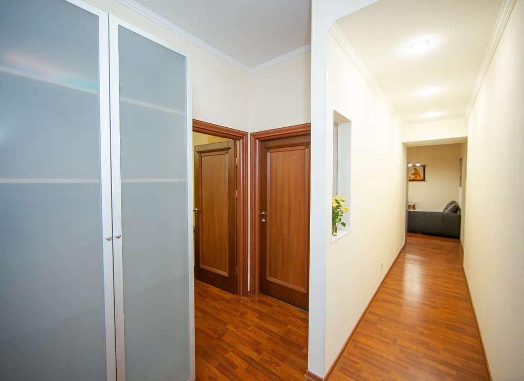 4BR Apartment next to St Isaak Cathedral