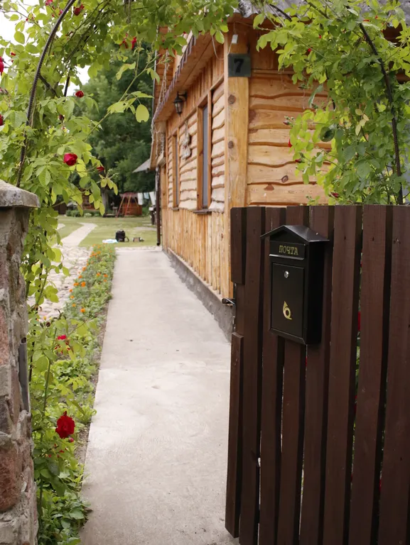 Агроусадьба в хуторской тиши с камином, сеновалом и сном на пчелах
