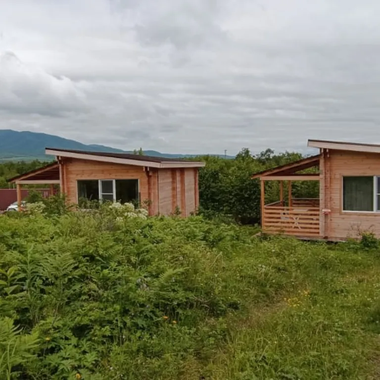 Дома для отдыха "Ипиней" С видами на домашние вулканы, город, бухту