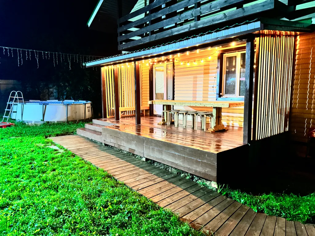 Уютный коттедж в окружении леса