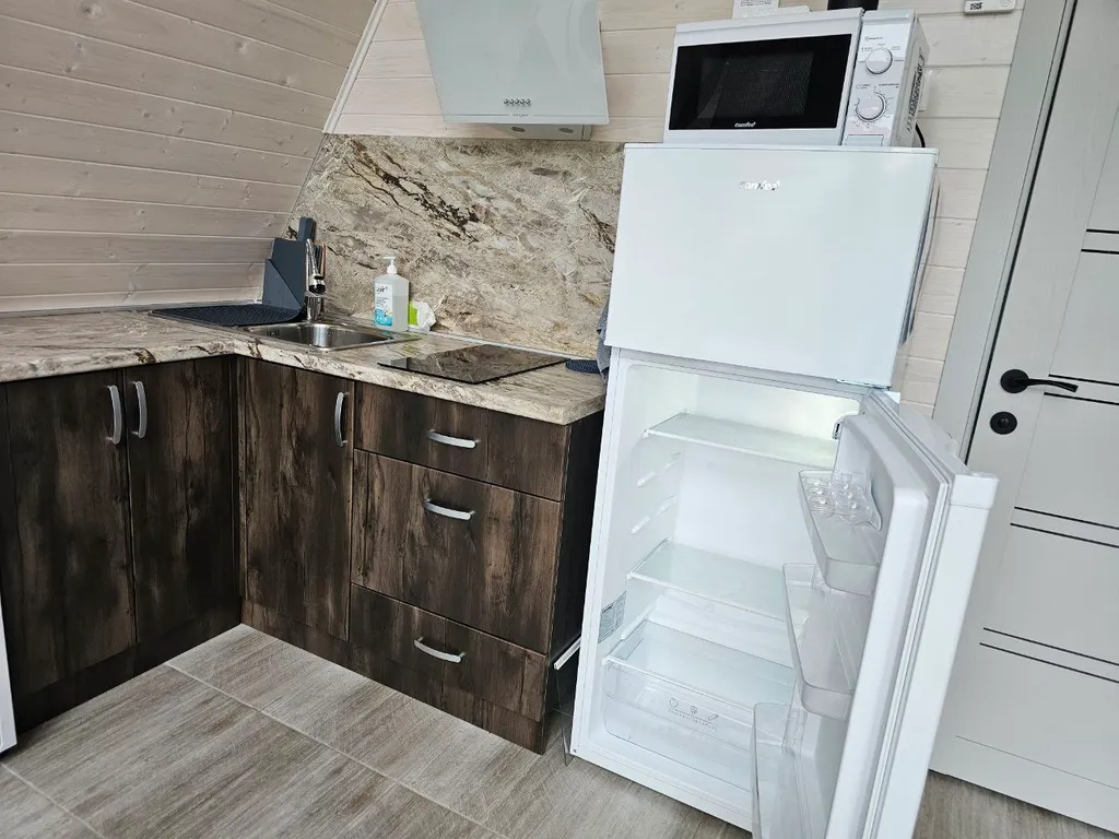 Шестиместный коттедж с изолированным участком 10 соток №2